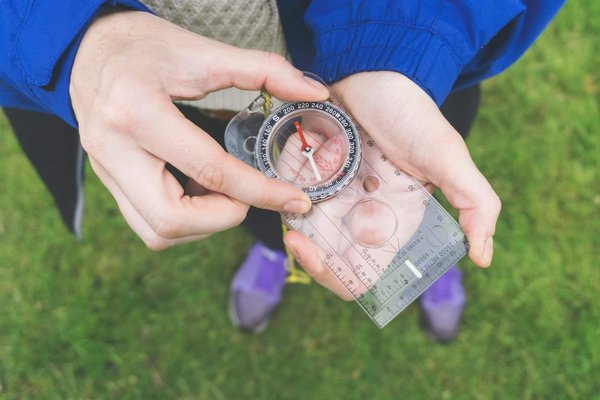Comment l'œuvre de Proust explore-t-elle la mémoire et le temps ?